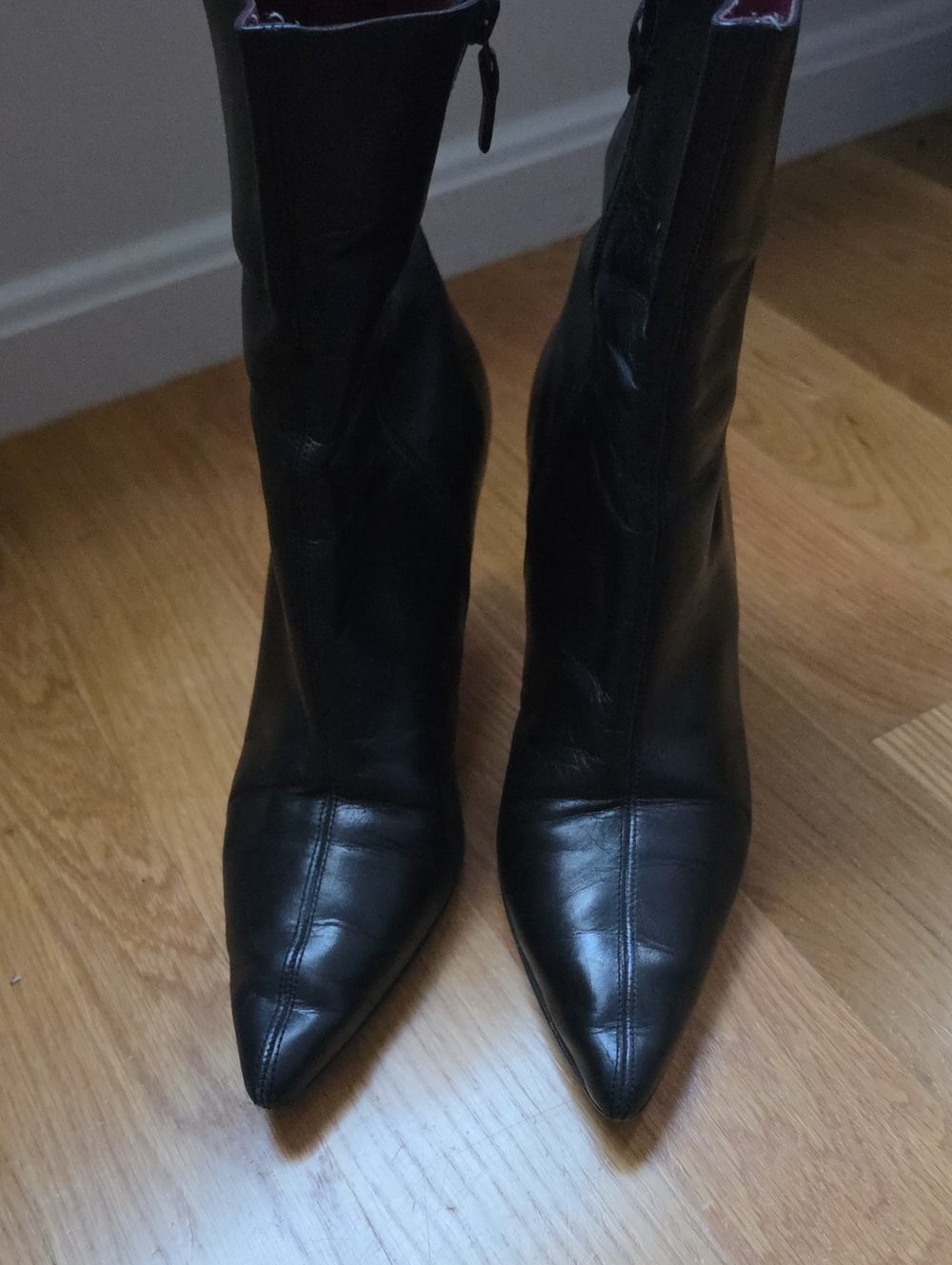 Ann Taylor Vintage Black Pointed Toe Leather Ankle Boots